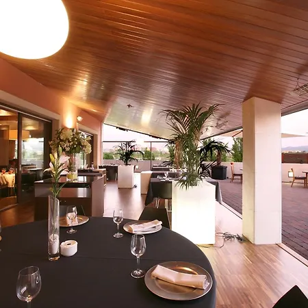 Hotel Qgat Restaurant Events &